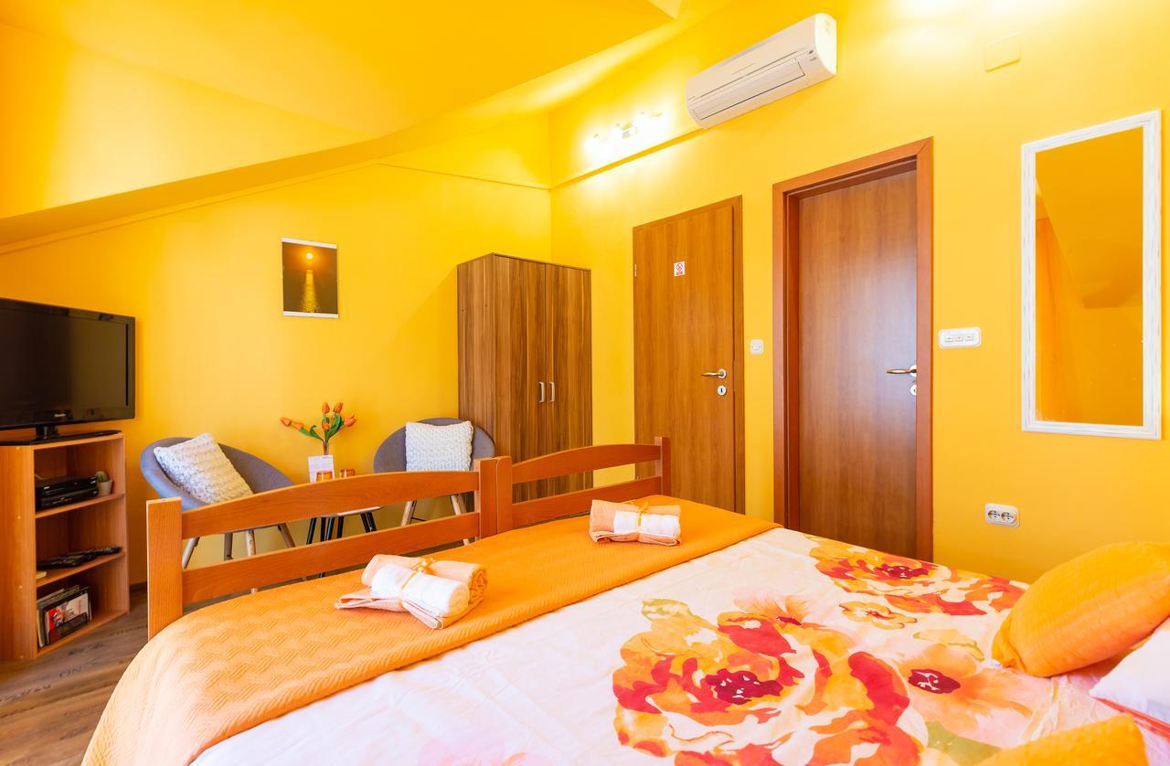 Cosmopolitan House 3*